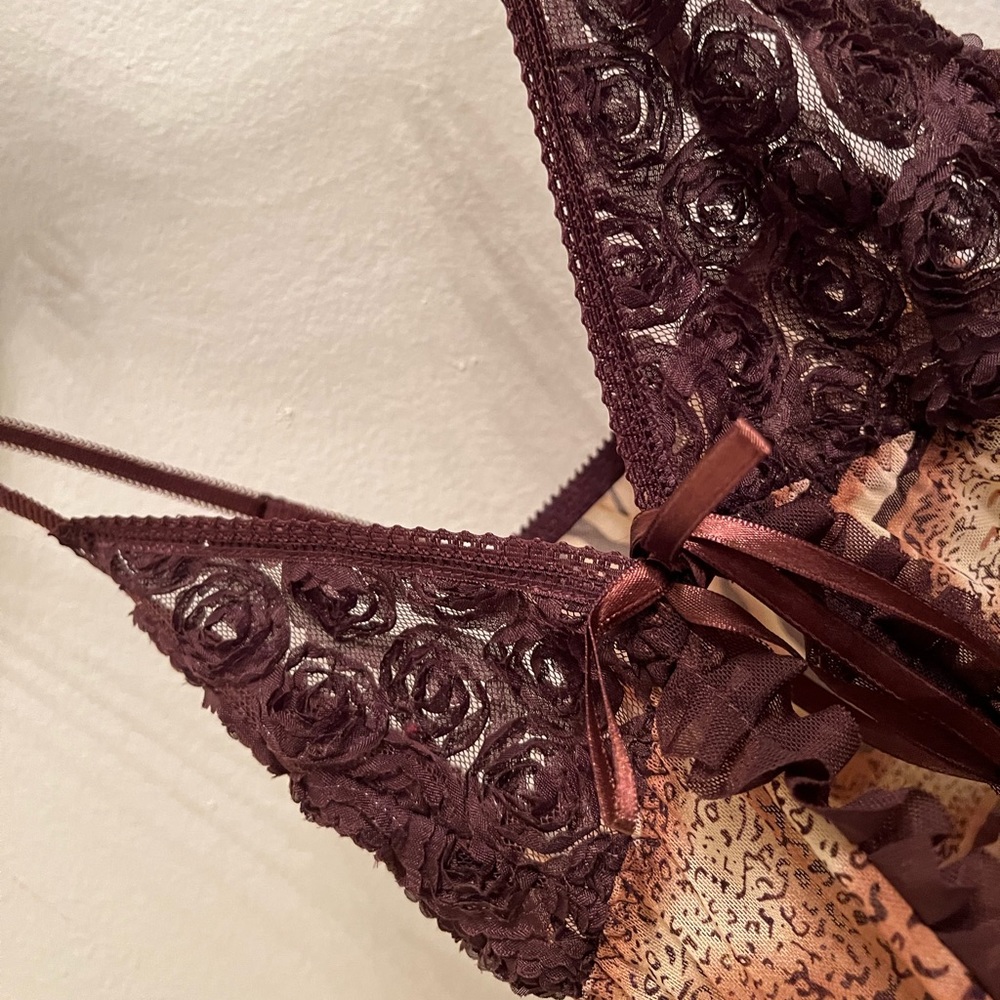 A must have tiger printed lingerie set